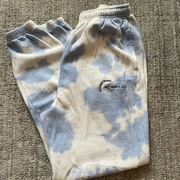 Summer Fridays Cloud Sweatpants - Picture 1 of 3